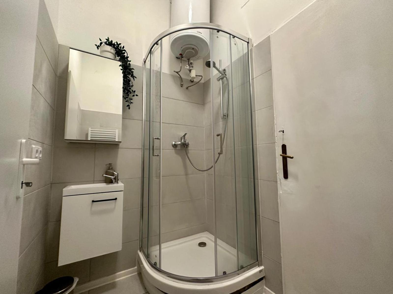Spacious Apartment, 3 Min To U6 Metro Wenen Buitenkant foto